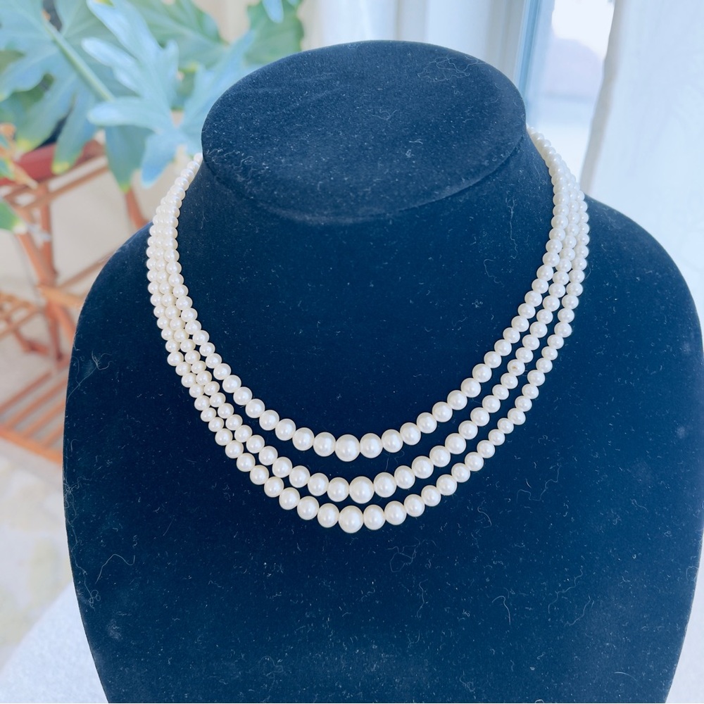 Vintage Majorica pearl Necklace with sterling locker